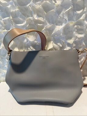 Soft Gray Shoulder Bag with Contrast Strap